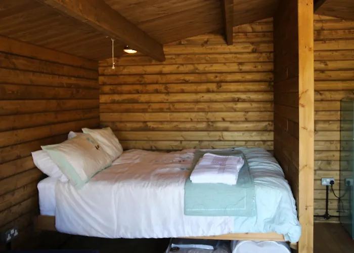 Knapp Farm Glamping Lodge 2